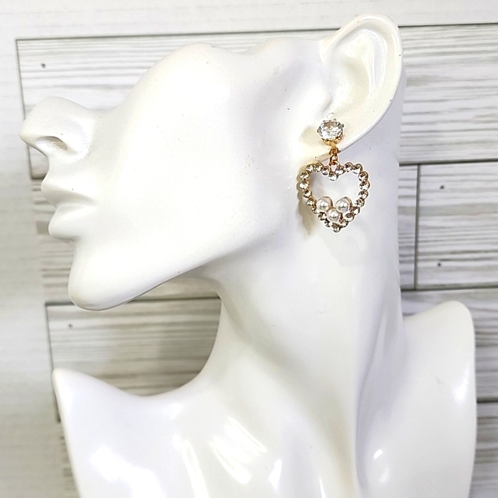 Gold Heart Drop Earrings with Clear Crystals and Faux Pearls New - Picture 6 of 7